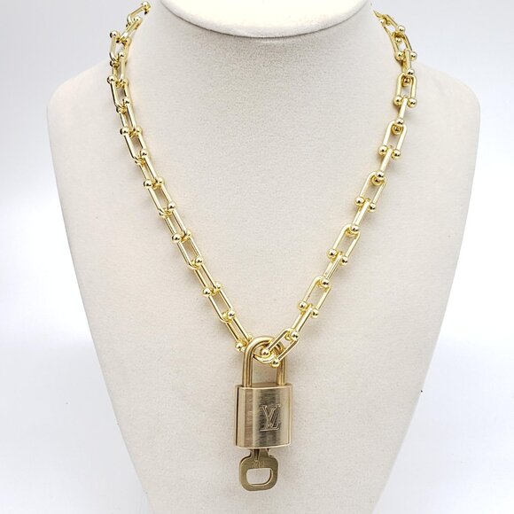 Authentic Louis Vuitton Gold Padlock with Unbranded Gold plated Chain - Picture 7 of 8